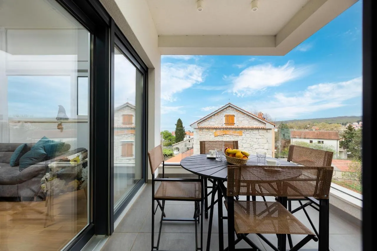 Apartment Muzini Malinska Hırvatistan