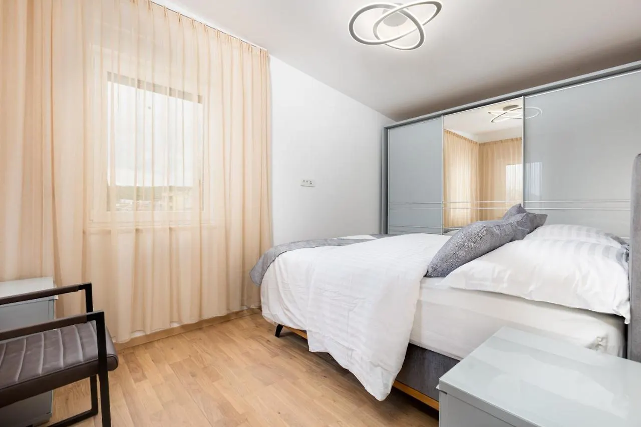 Apartment Muzini Malinska