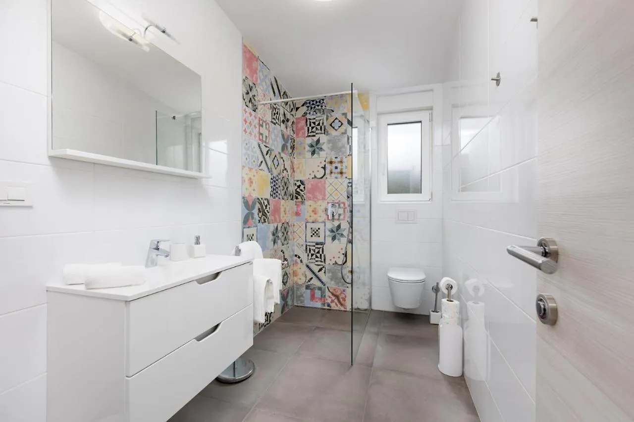 Apartment Muzini Malinska